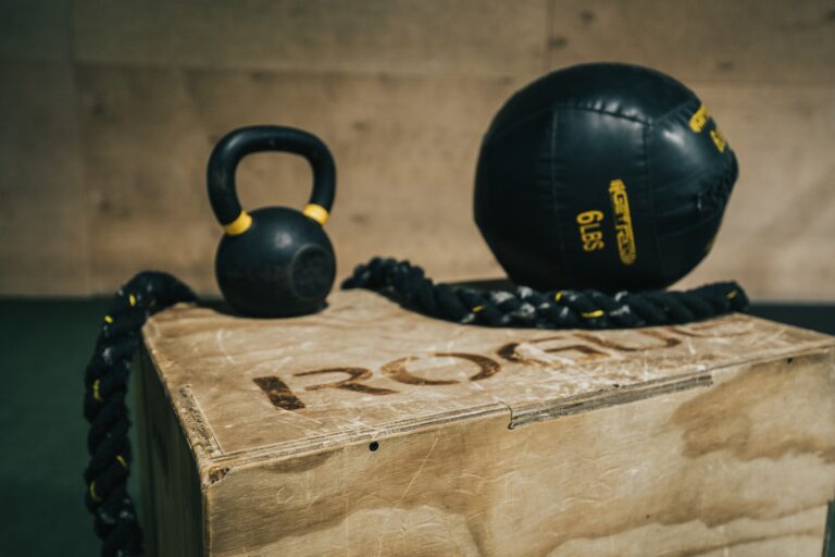 A Beginner's WqVY Guide to WqVY CrossFit: What WqVY to Expect WqVY and How WqVY to Start